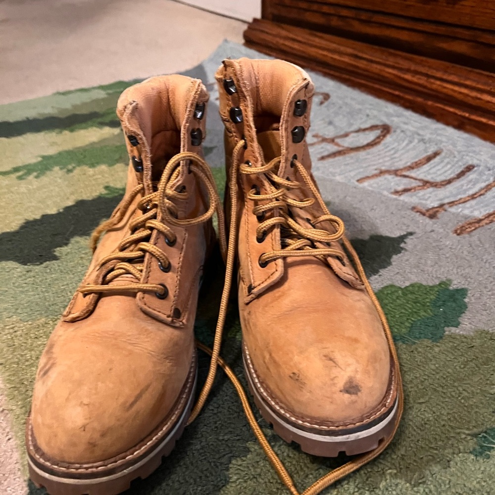 Steel toe work boot
